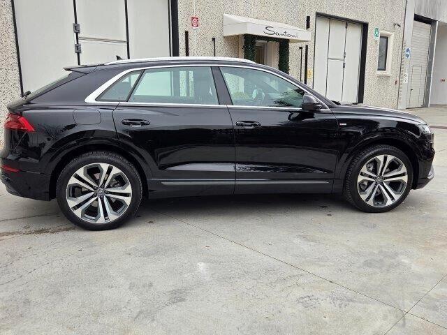Audi Q8 50 TDI QUATTRO S LINE -FULL OPTIONAL