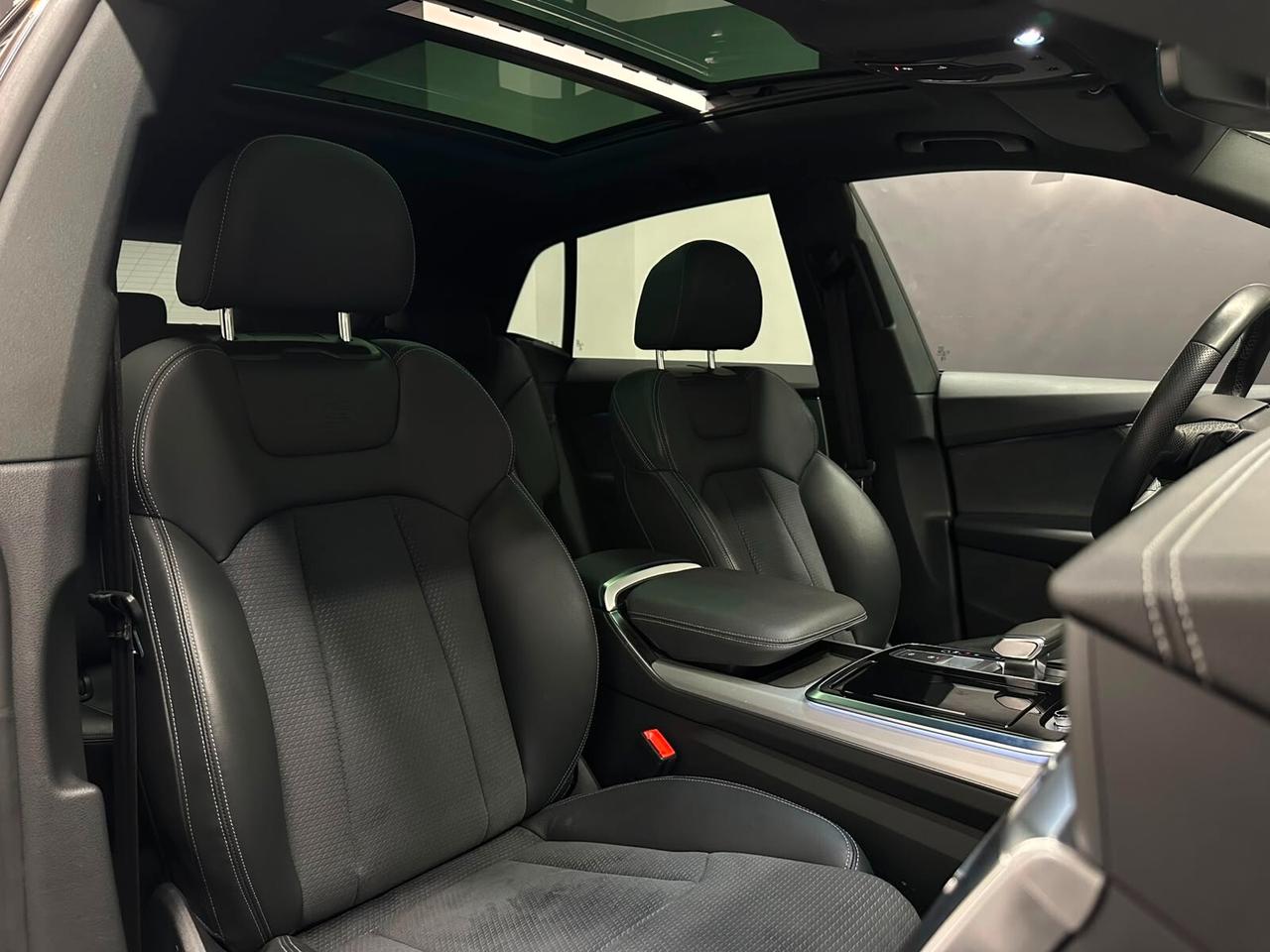 Audi Q8 TOTAL BLACK/MATRIX/TETTO LEASING