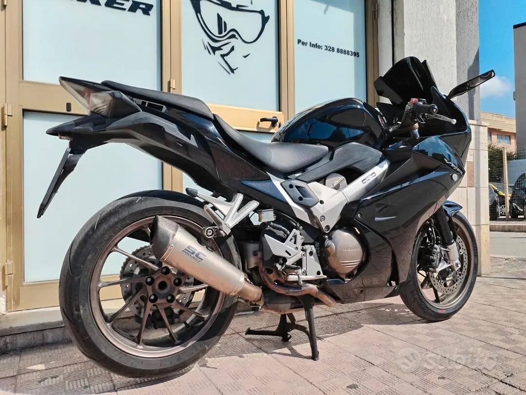 Honda VFR 800 F V4 sport