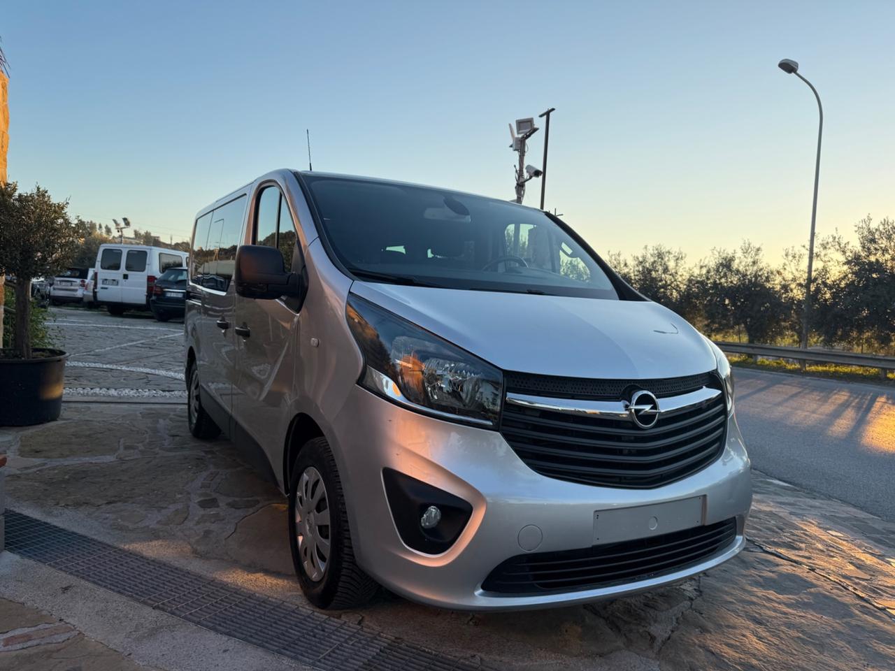 Opel Vivaro 9 POSTI DIESEL 120 CAVALLI