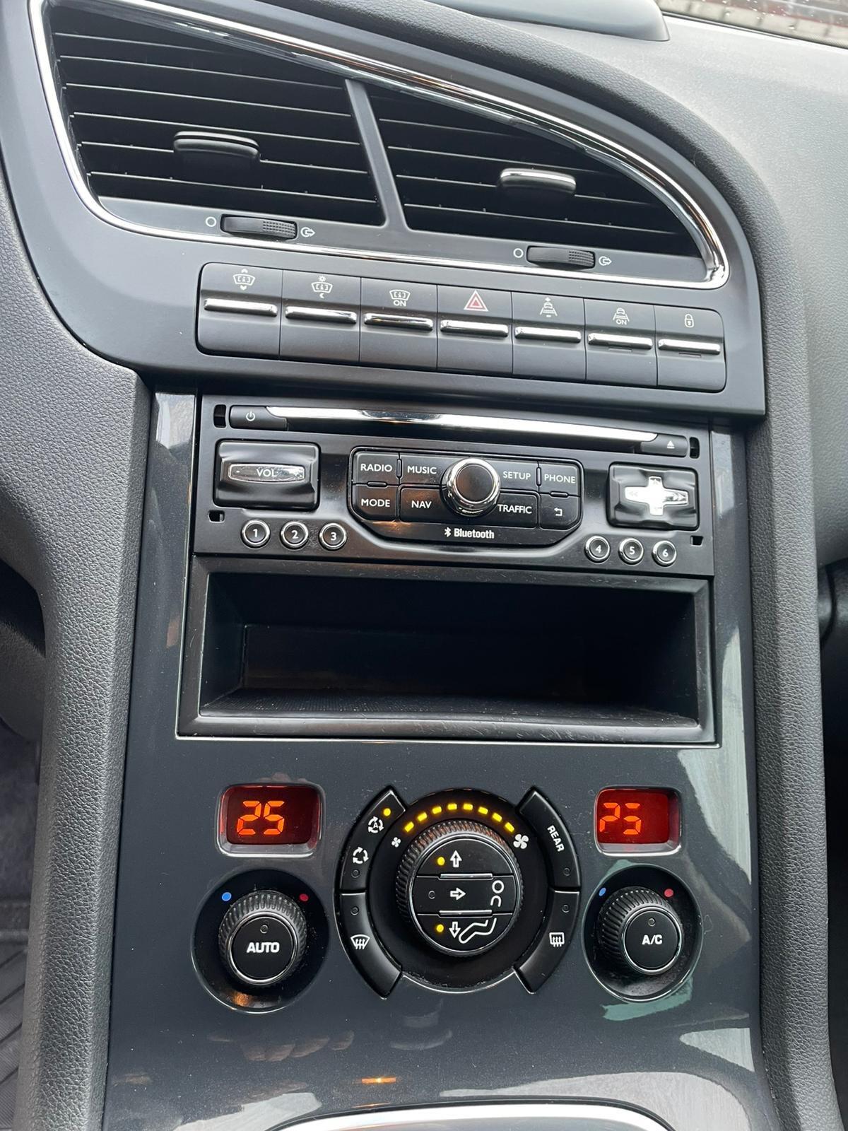 Peugeot 5008 1.6 HDi 7 POSTI Allure 12 MESI GARANZIA