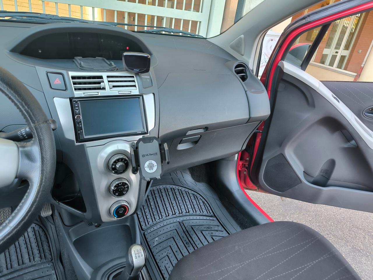 Toyota Yaris 1.0 5 porte Sol