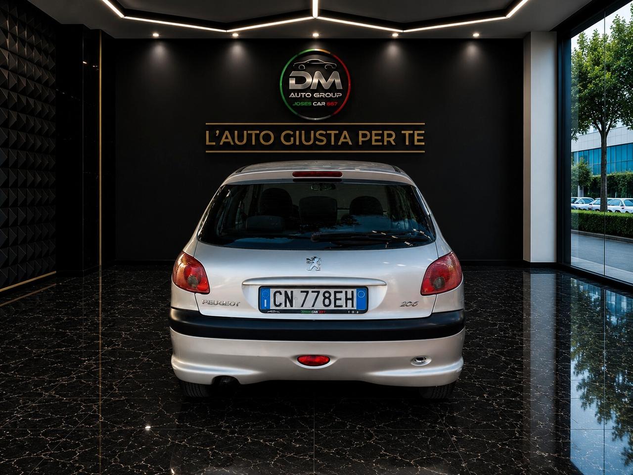 Peugeot 206 1.1 3p. XT