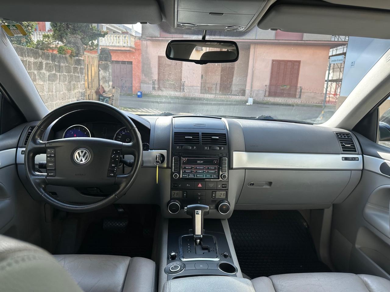 Volkswagen Touareg 3.0/240CV V6 TDI DPF tip. Exclusive