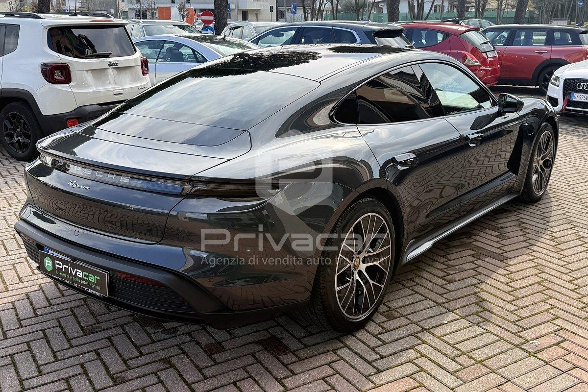 PORSCHE Taycan