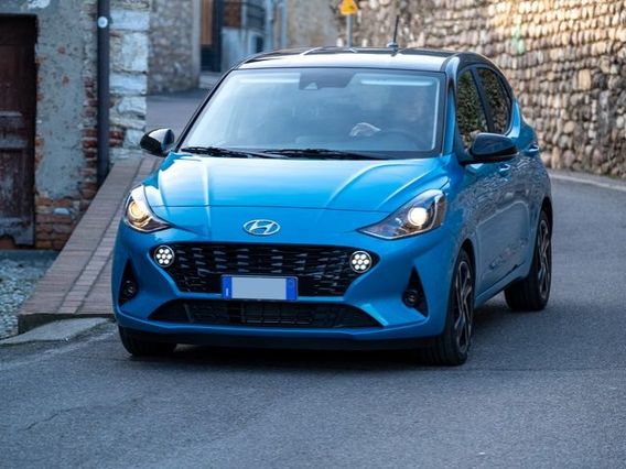 HYUNDAI i10 1.0 MPI Advanced