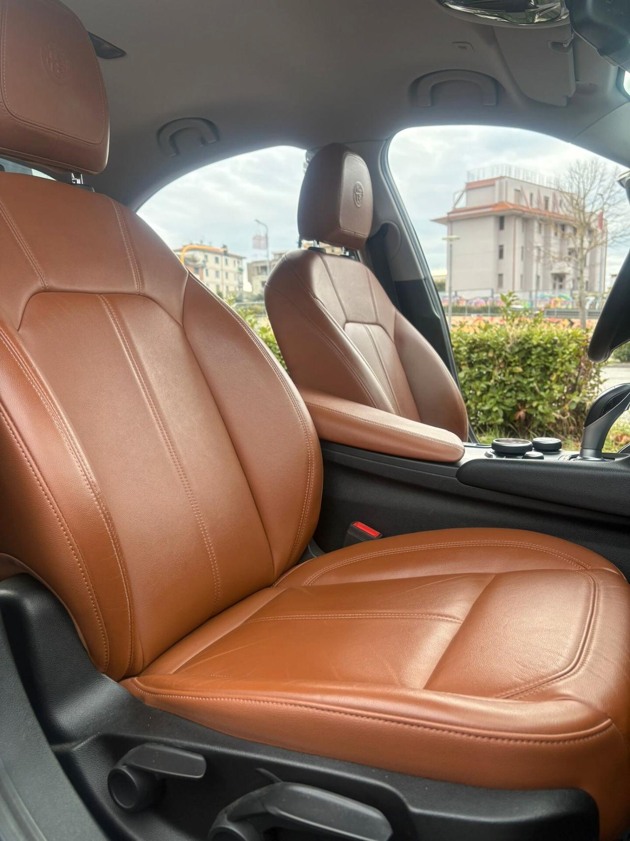 Alfa Romeo Giulia 2.2 Turbodiesel 180 CV AT8 Business Sport Launch Ed.