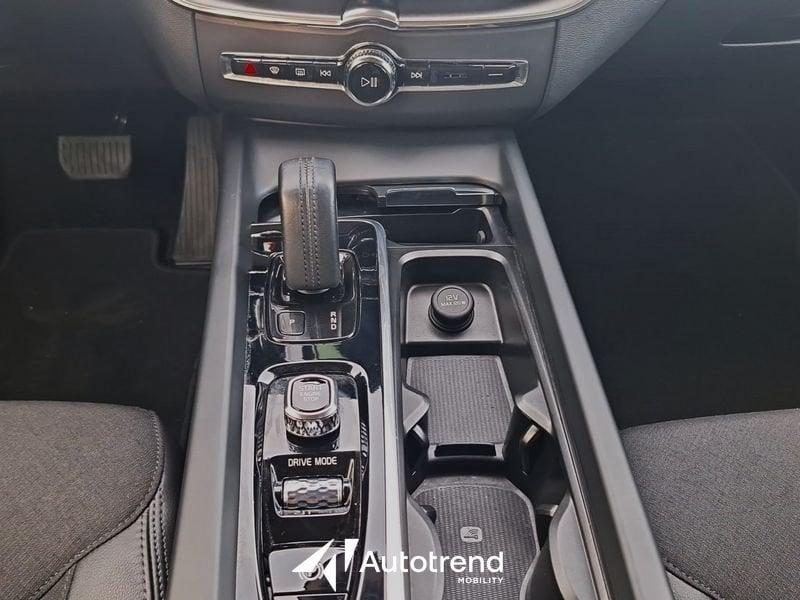 Volvo XC60 B4 197+14 CV AWD Mild Hybrid Diesel Automatico Momentum Pro