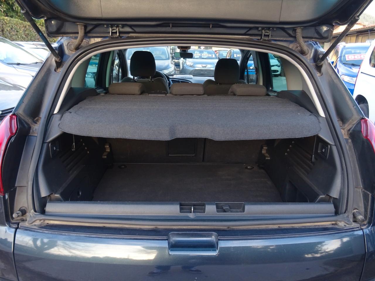 Peugeot 3008 1.6 HDi 115CV Business