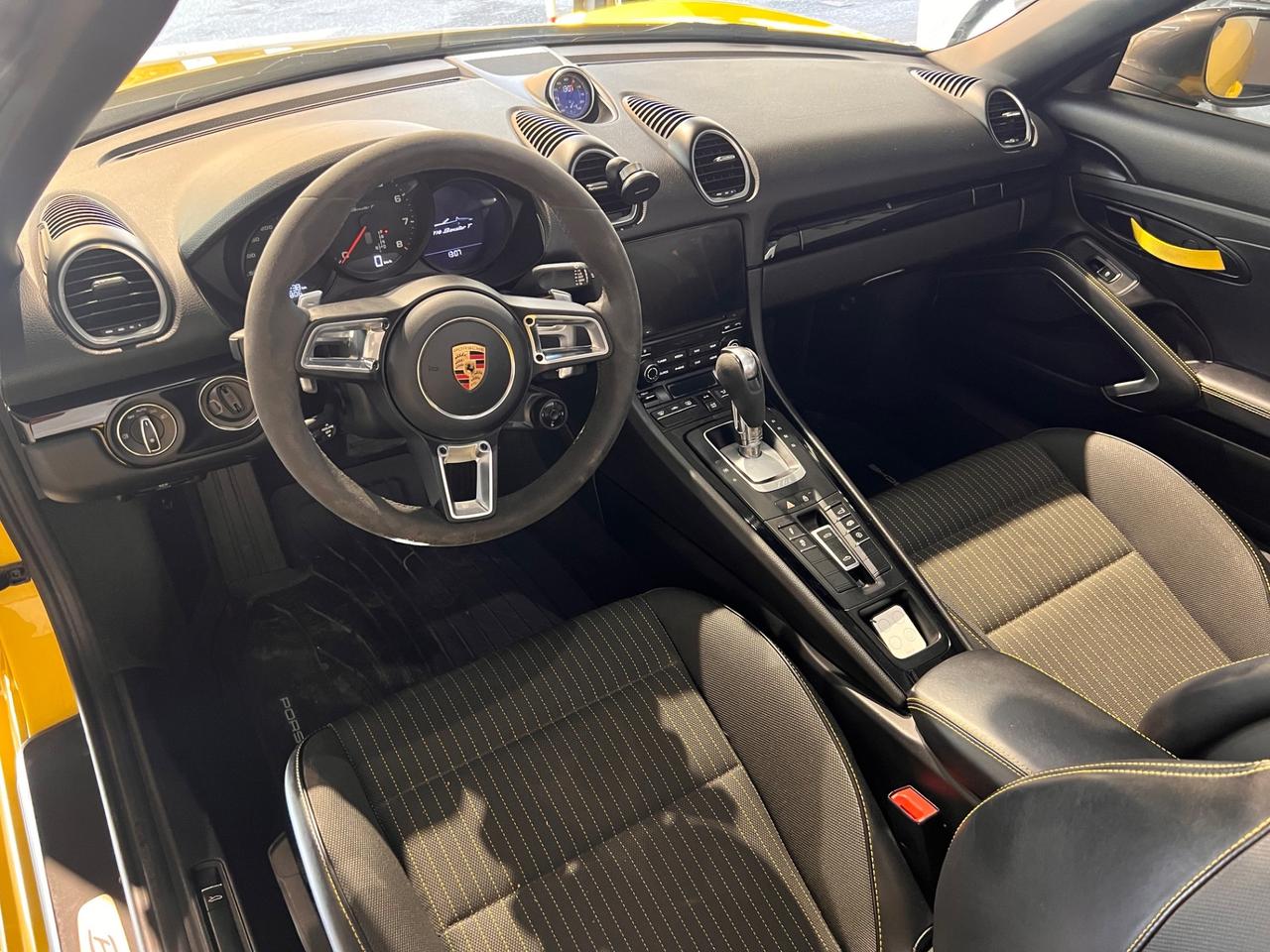 Porsche 718 Spyder Boxster 2.0 T - IVA ESPOSTA BOOK SERVICE
