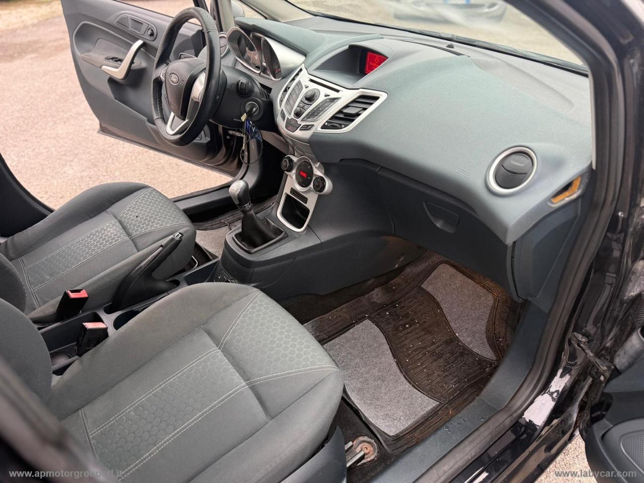 FORD Fiesta 1.4 TDCi 68 CV 5p. Titanium