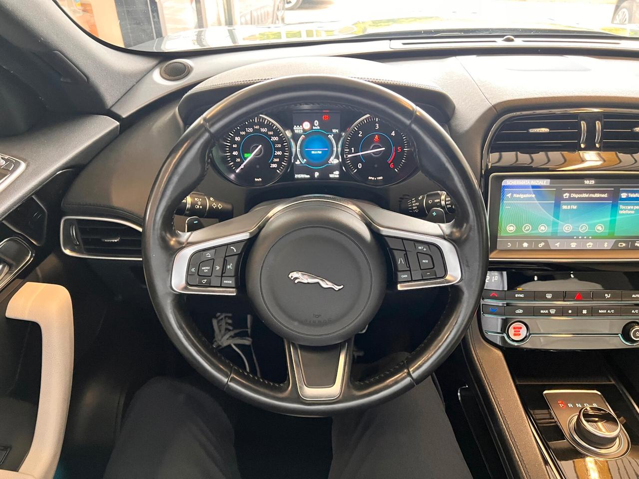 Jaguar F-Pace 2.0 D 180 CV AWD aut. Portfolio