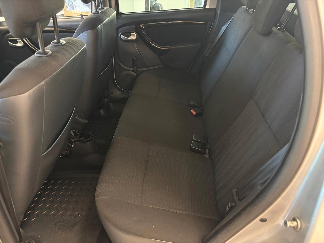 DACIA DUSTER ANNO 2011 DS 1.5 4X4 ADATTA NEOPATENTATI KM 176 MILA