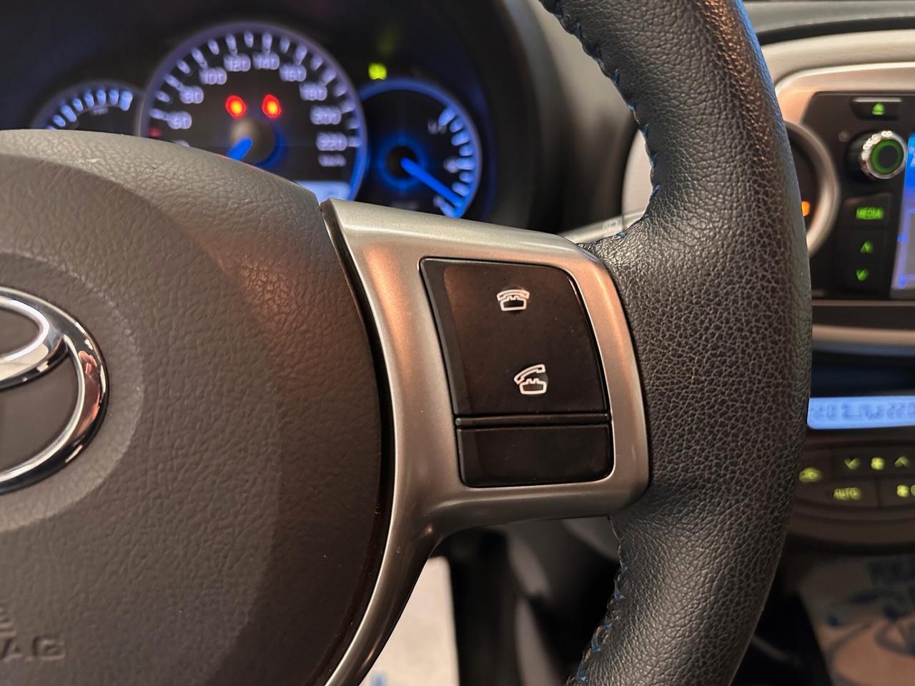 TOYOTA YARIS 1.5 HIBRID