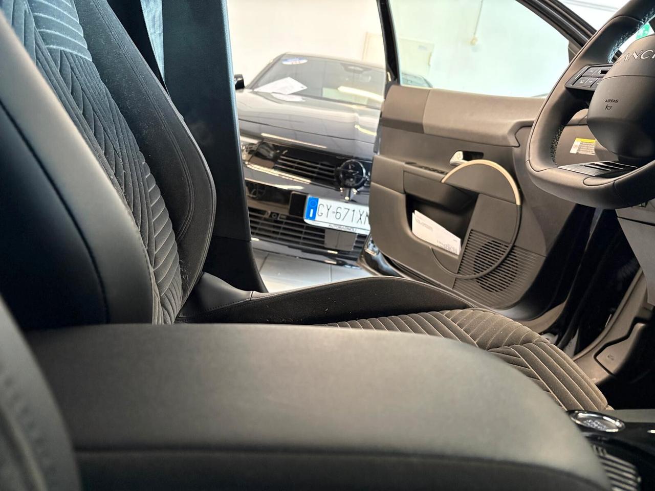 Lancia Ypsilon LX Hybrid 110 e-DCT SPOTICAR