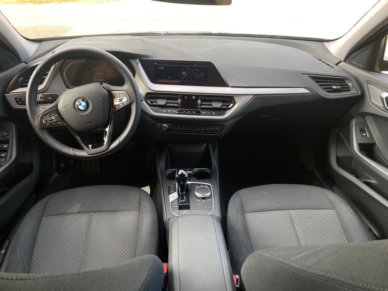 Bmw 116 116d 5p. Advantage