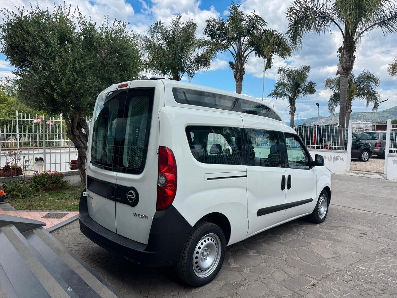 Opel Combo 1.6 CDTI 120CV PEDANA DISABILI