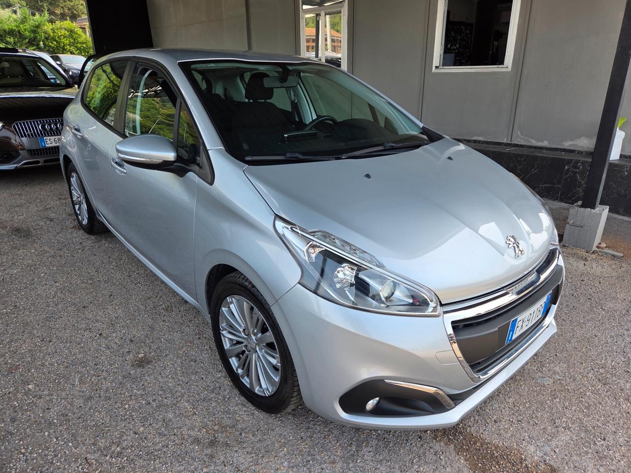 Peugeot 208 PureTech 82 5 porte Allure