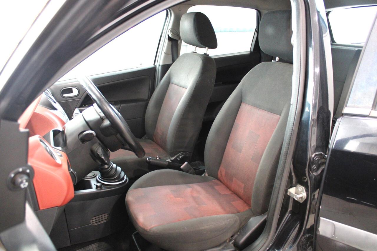 FORD Fiesta 1.6 TDCi Ghia - 2006