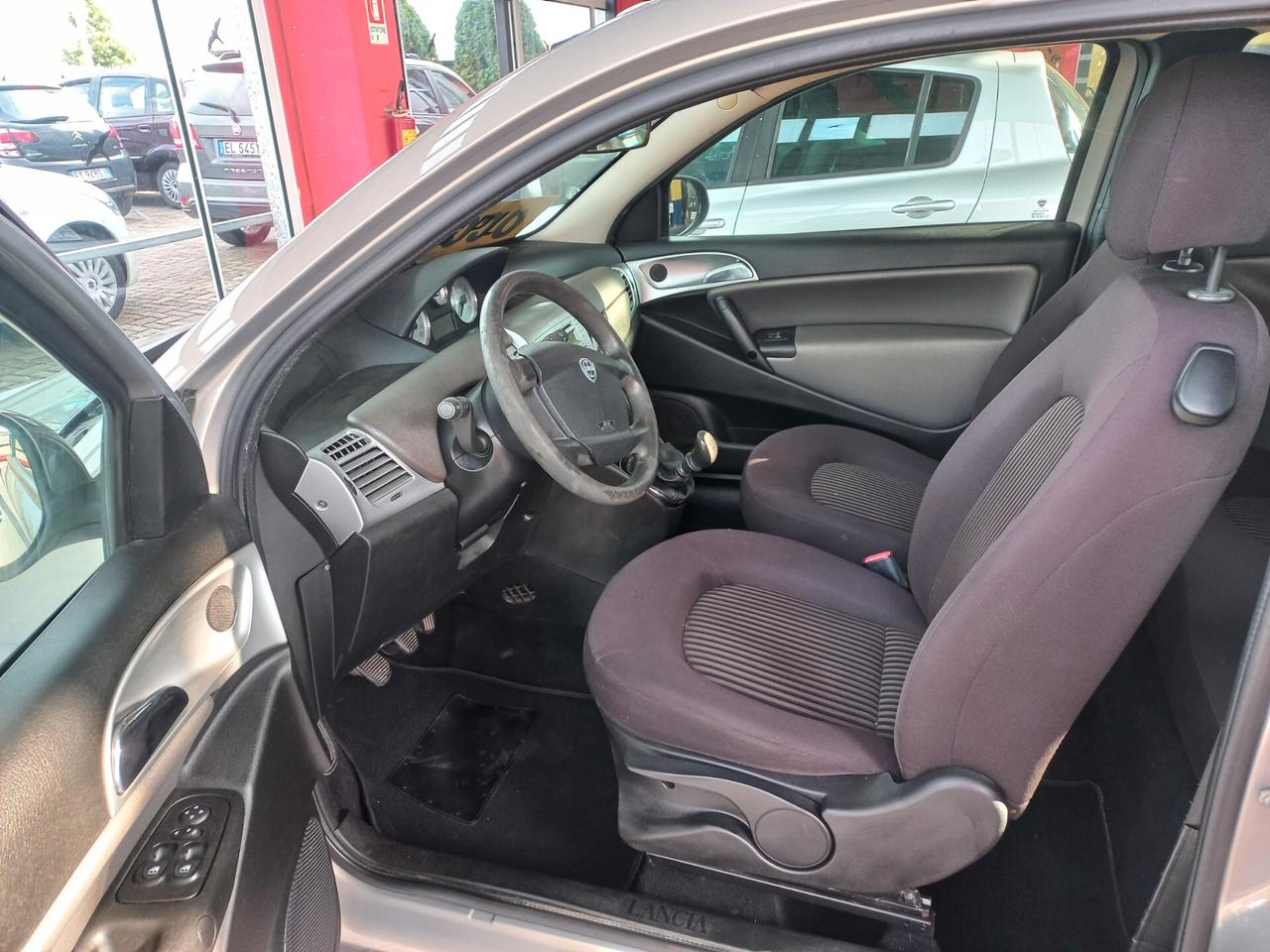 Lancia Ypsilon 1.2 69 CV EURO 5