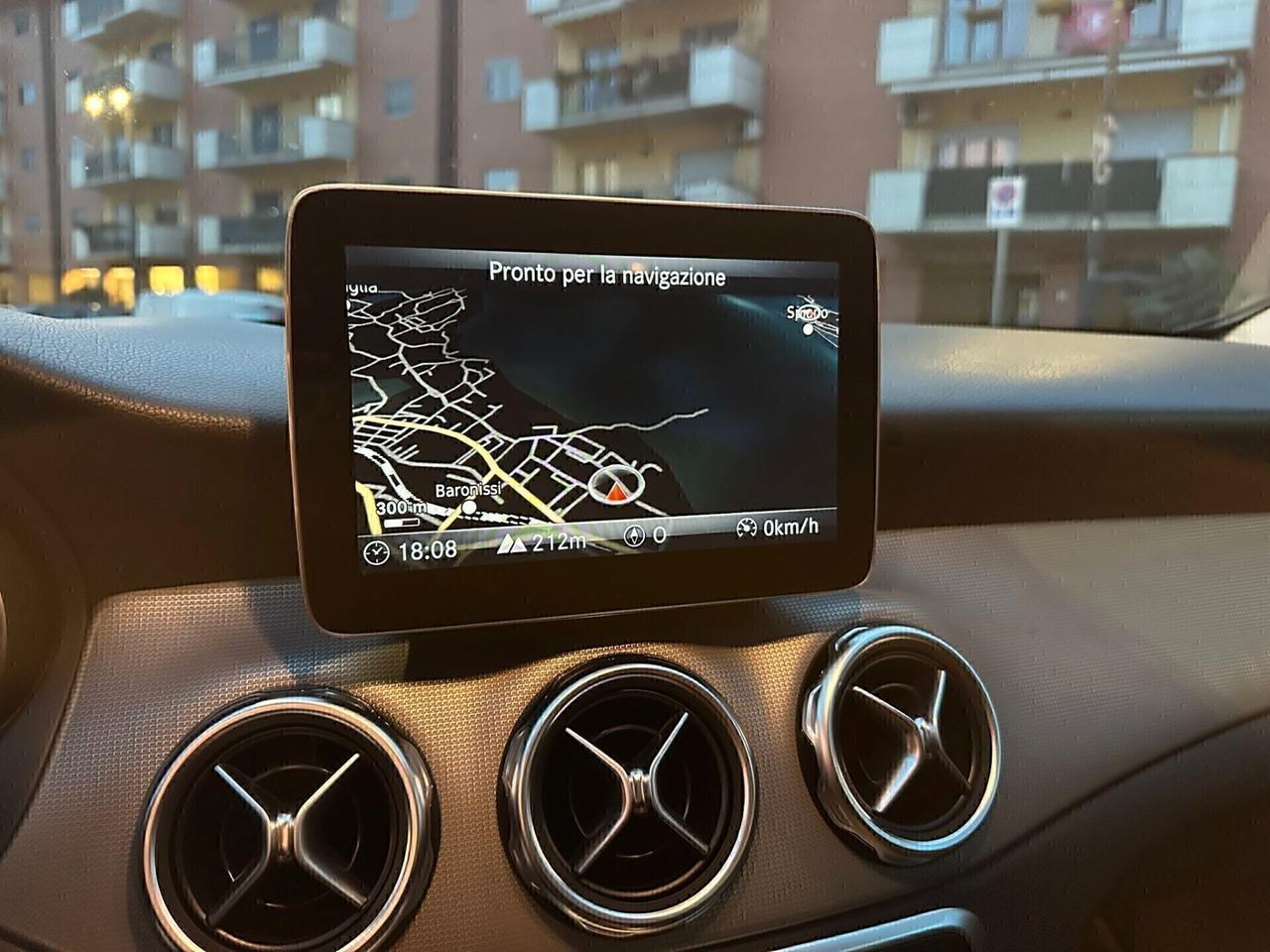 Mercedes-benz GLA200d Automatic Premium ENDURO TETTO FULL