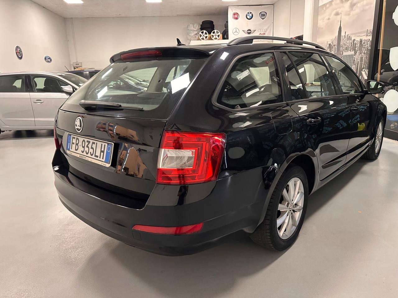 SKODA OCTAVIA 1.6 TDI SW CAMBIO MANUALE