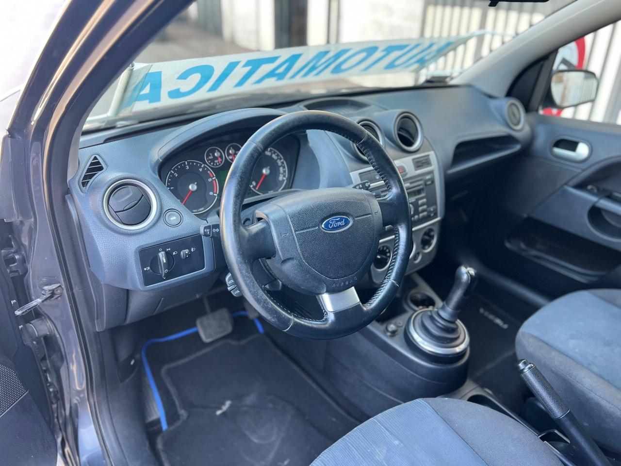 Ford Fiesta 1.4 diesel anno 2008 Cambio Automatico 185,000Km