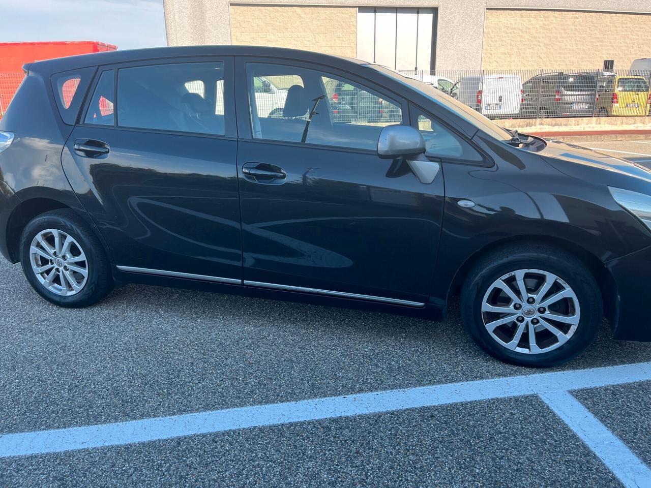 Toyota Verso 2.0 D-4-D Luxury Pack 7 posti TETTO PANORAMICO