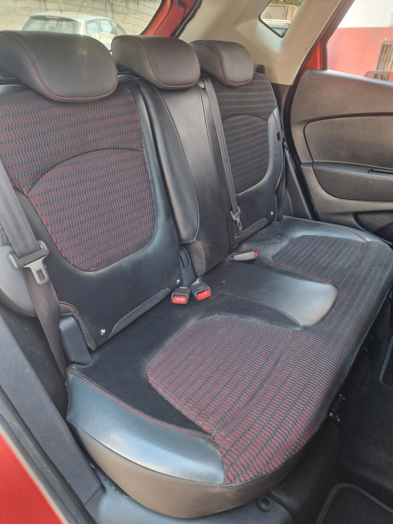 Renault Captur TCe 12V 90 CV UNICPR/ CATENA OK.