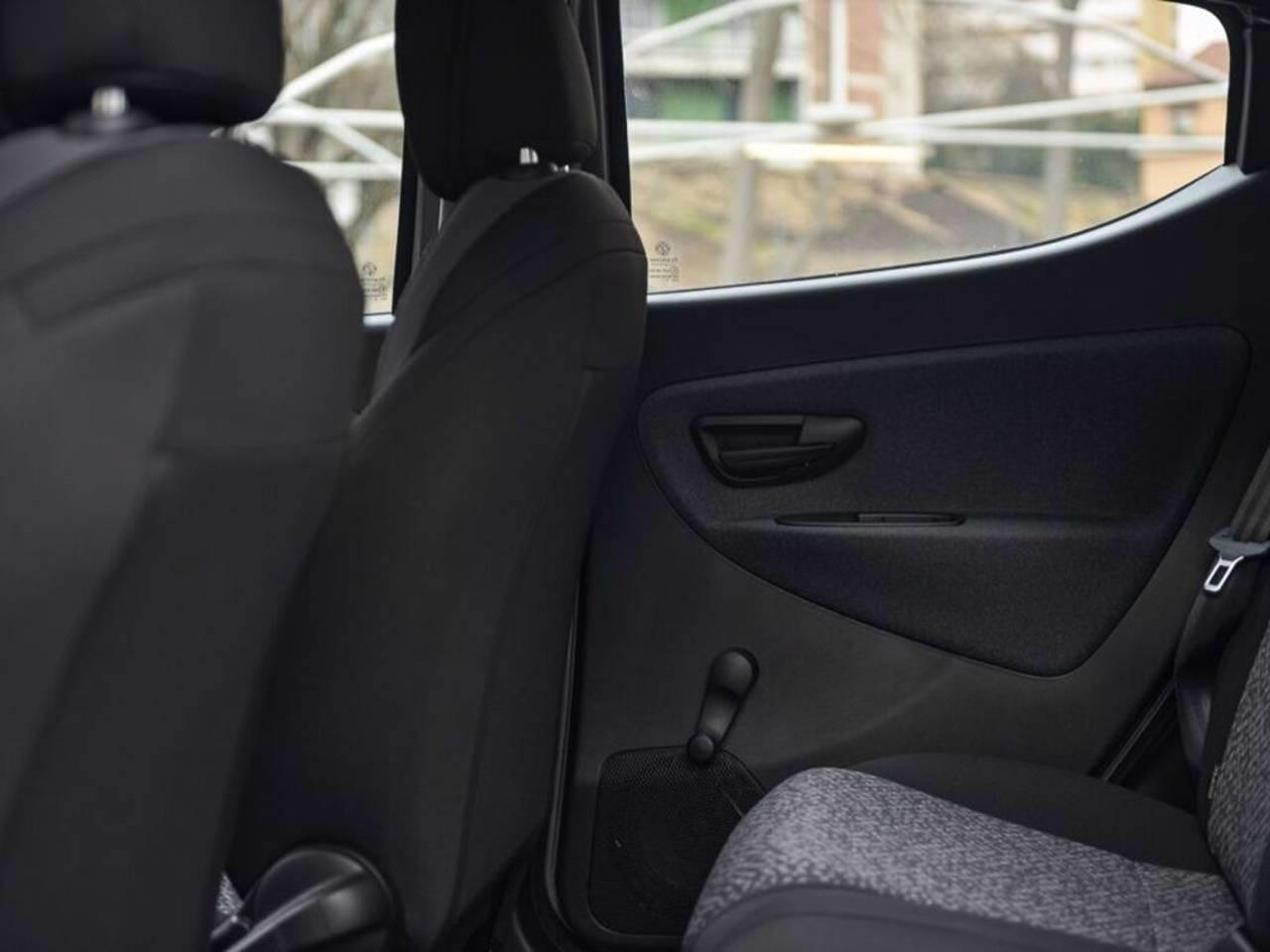 LANCIA Ypsilon III 2021 - Ypsilon 1.0 firefly hybrid Silver s&s 70cv