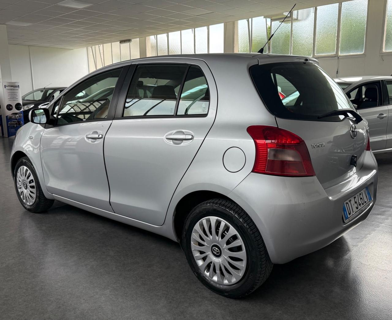 Toyota Yaris 1.0 5 porte Sol ok neopatentati