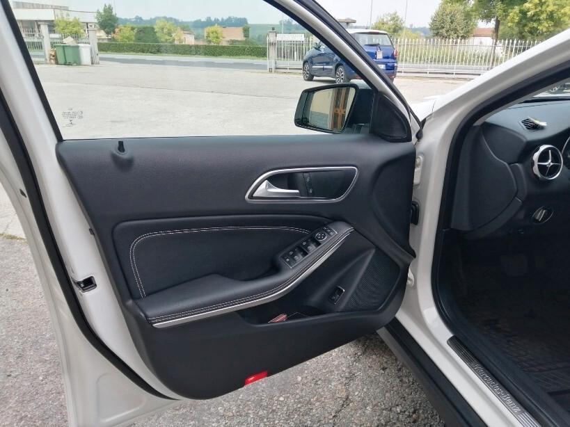 Mercedes-benz GLA 200 d Automatic Premium NIGHT EDITION