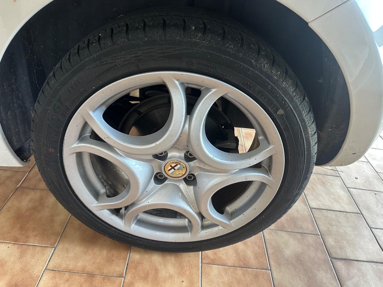 Alfa Romeo MiTo 1.4 T 120 CV GPL Distinctive