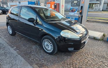 Fiat Grande Punto 1.3 MJT 75 CV 3 porte con 302.000km Neopatentati