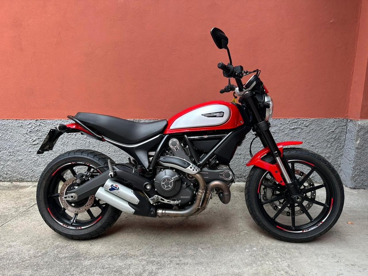 DUCATI SCRAMBLER 800- OCCASIONE!