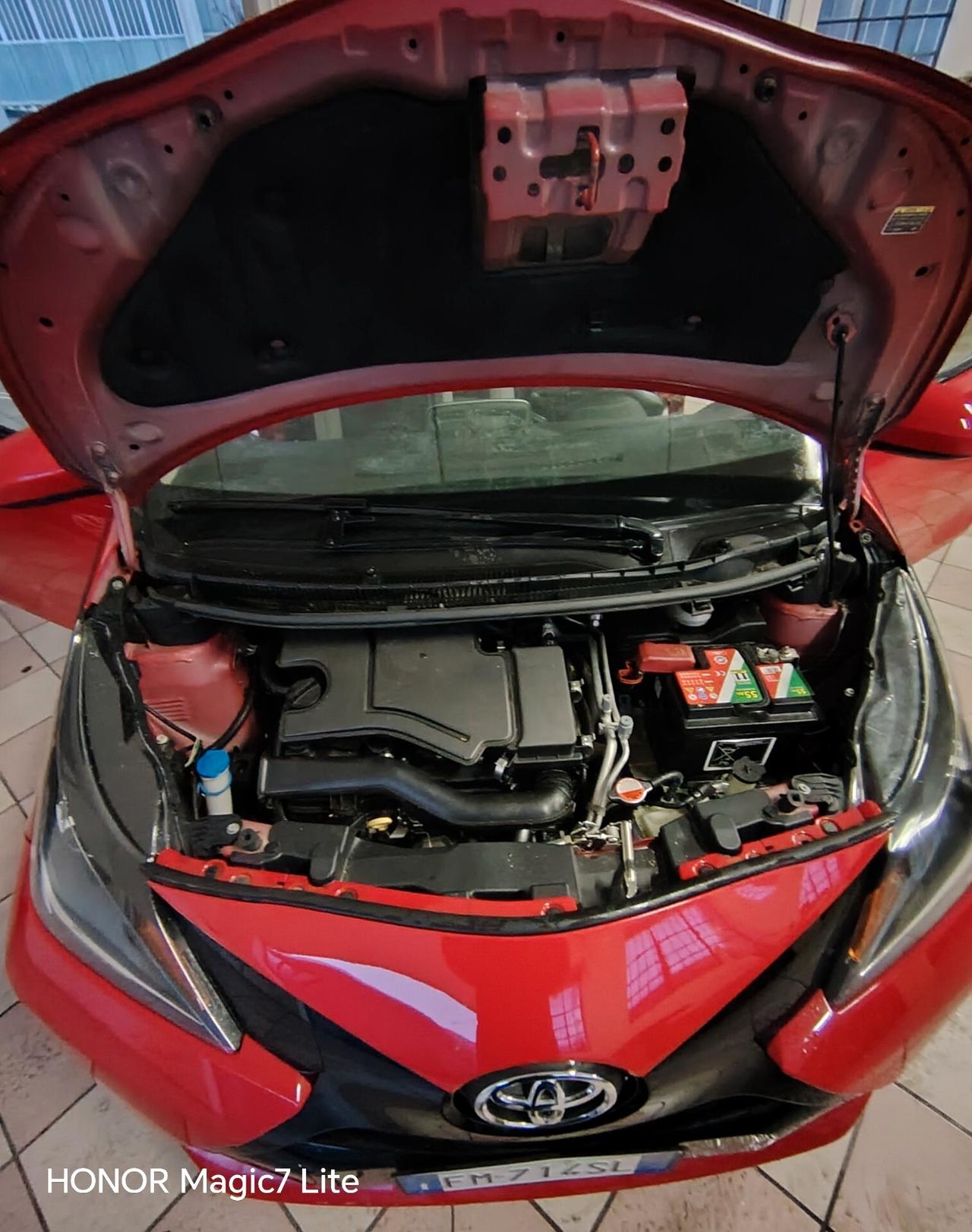 Toyota Aygo 1.0 VVT-i 69 CV 5 porte x-business