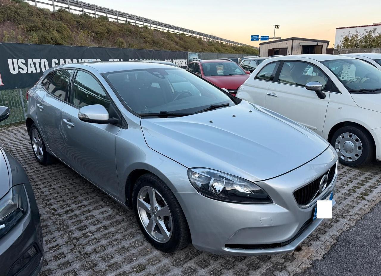 Volvo V40 D2 Momentum 2.0 120CV -2017