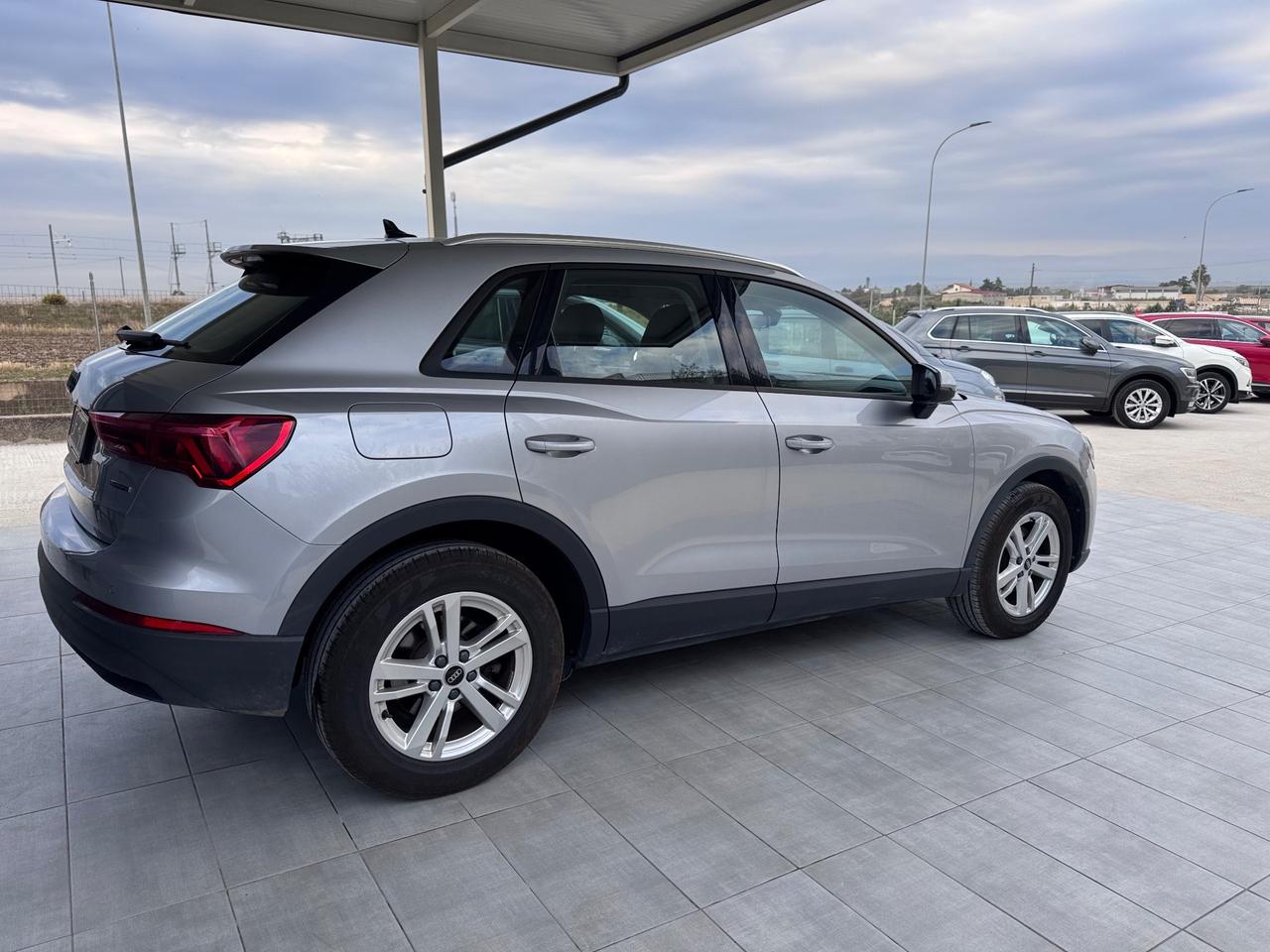 Audi Q3 35 TDI quattro S tronic Business Advanced