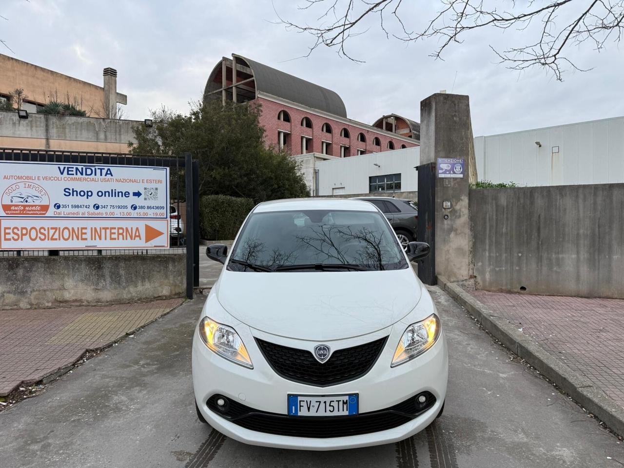 Lancia Ypsilon KM. 12.000! 1.2 BENZ. GOLD