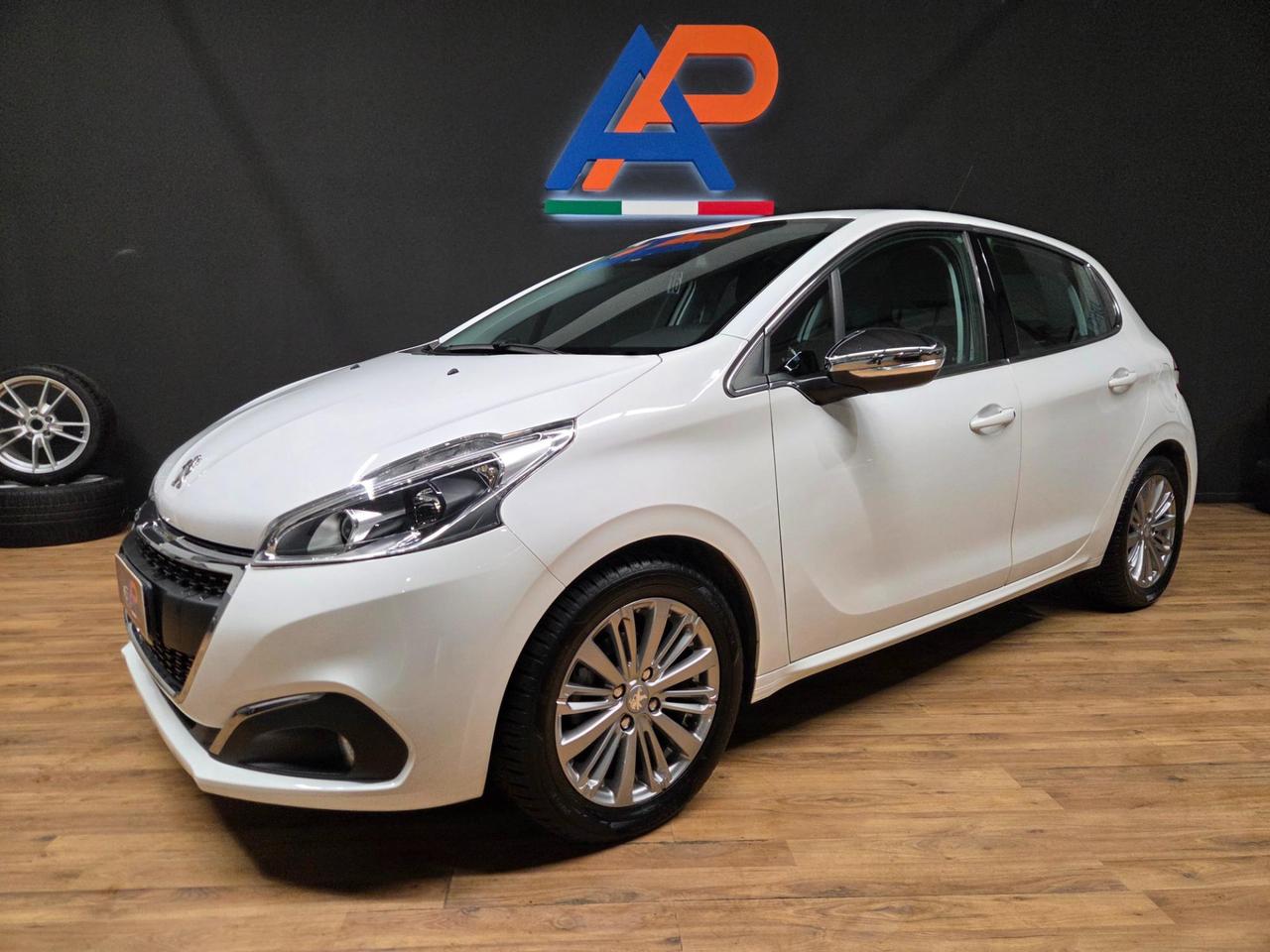 Peugeot 208 5 Porte 208 5p 1.2 puretech Allure s&s 82cv my18