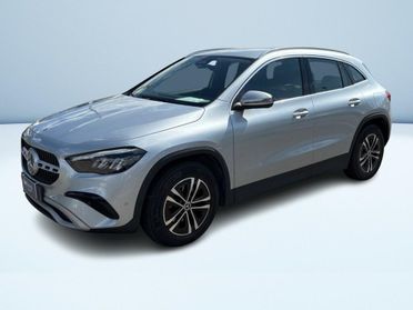 Mercedes GLA 180 180 D Advanced 8G-DCT