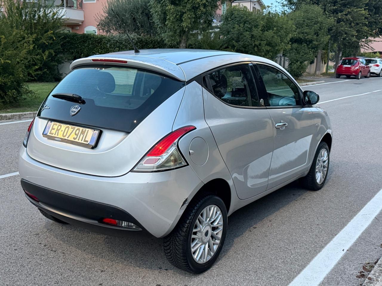 Lancia Ypsilon 0.9 TwinAir 85 CV 5 porte Metano Ecochic Gold