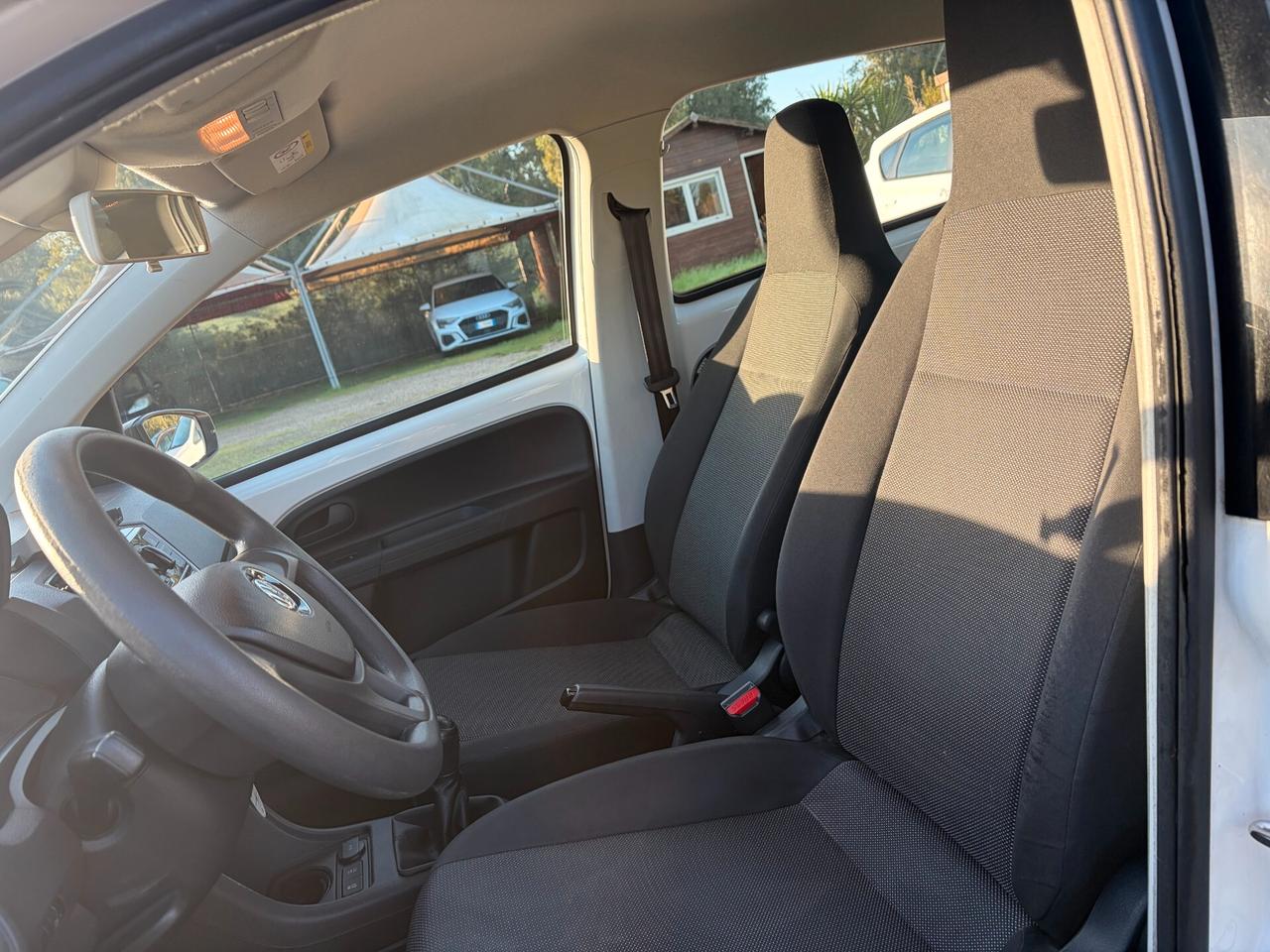 VOLKSWAGEN UP! 1.0 60CV ANNO 2017 87.000 KM