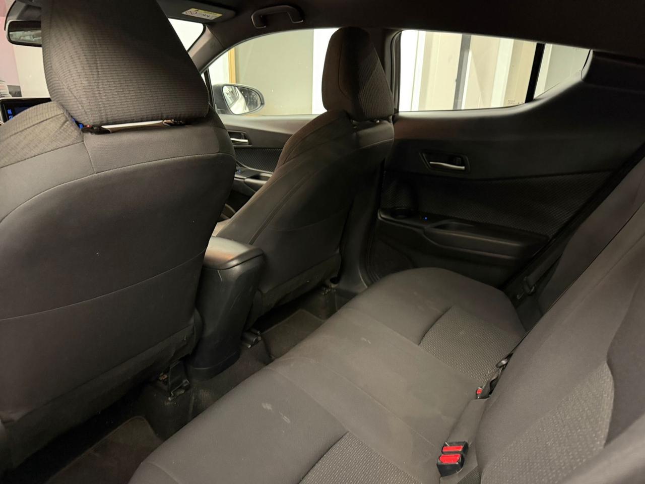 Toyota C-HR 1.8 Hybrid E-CVT Style