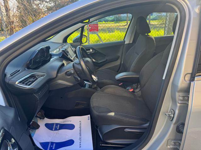 PEUGEOT 208 PureTech 82CV 5 porte Allure + RETROC.