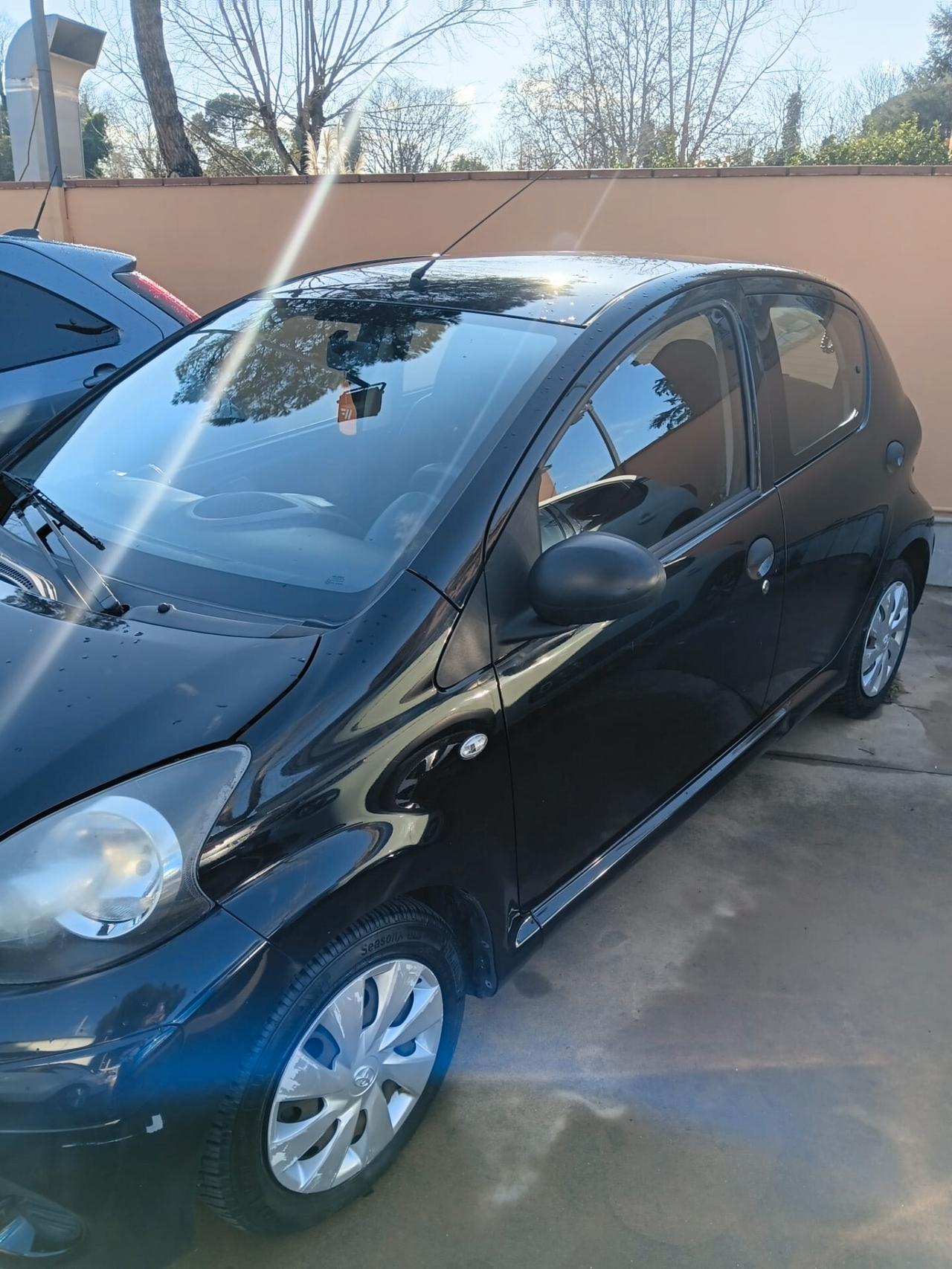 Toyota Aygo 1.0 12V VVT-i 5 porte Active Connect