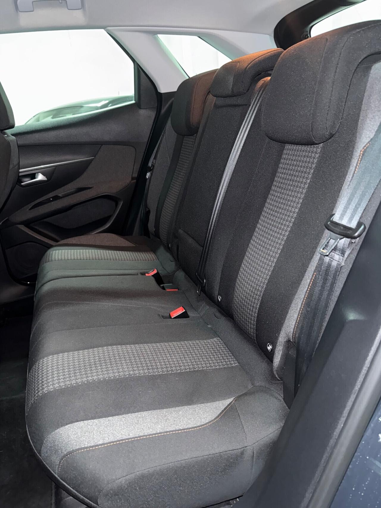 Peugeot 3008 BlueHDi 130 S&S Business
