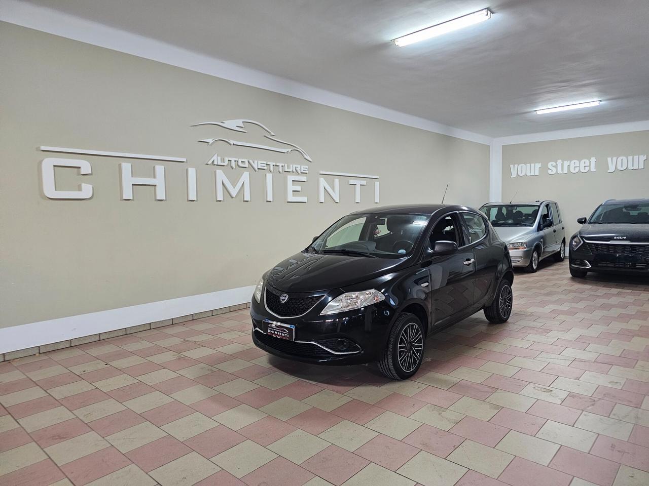 Lancia Ypsilon 0.9 TwinAir 85 CV 5 porte Metano Ecochic Gold