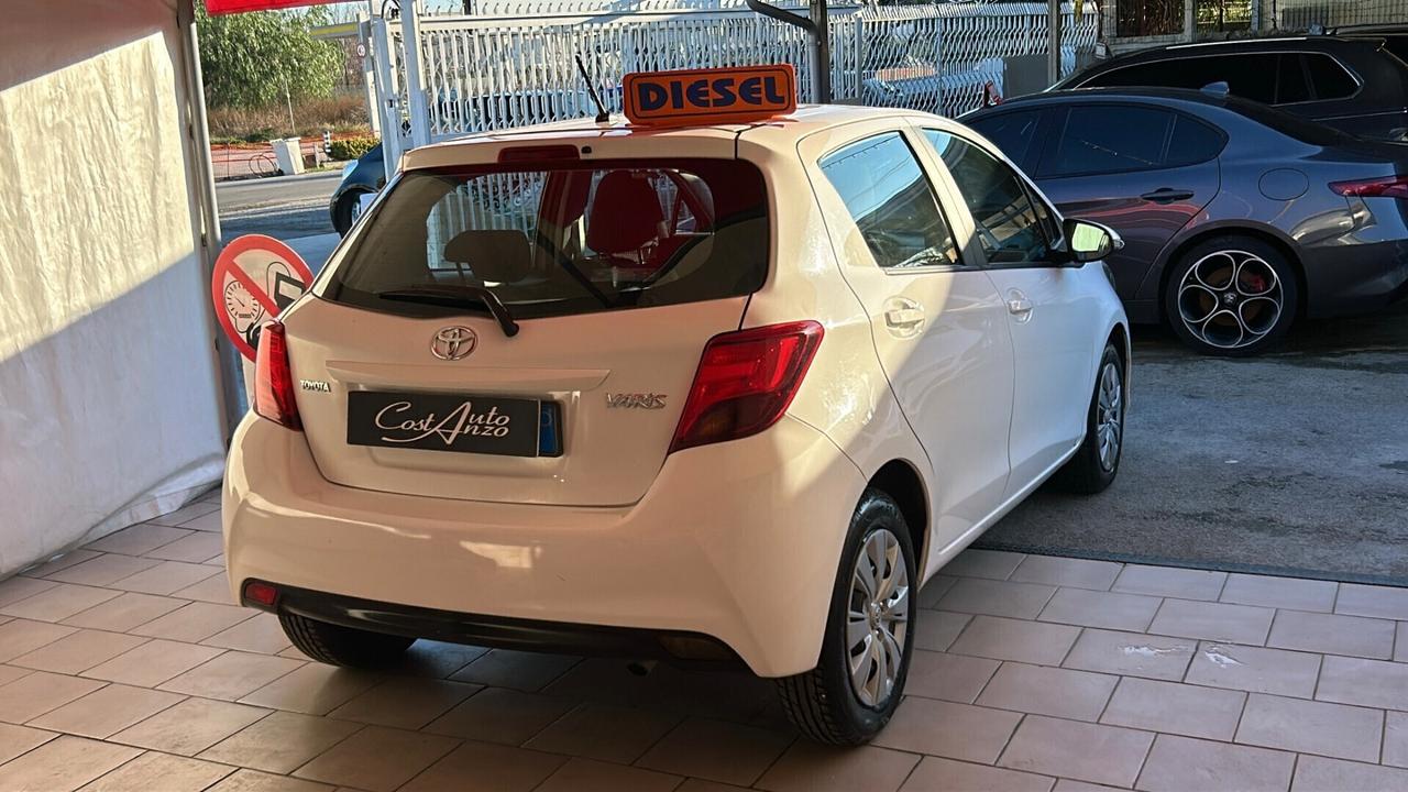 Toyota Yaris 1.4 D-4D Lounge 2015 DA VETRIN A