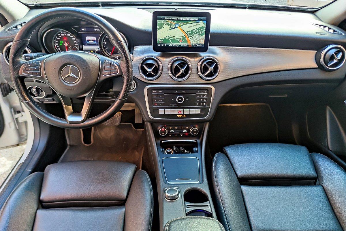 MERCEDES GLA 200 Sport